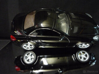 Mercedes Benz SLK 350 Welly 1/18 - 7
