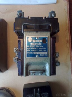 Elektroinstalační materiál - 7