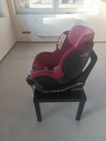 Prodám autosedačku Britax Römer Dualfix M i - size - 7