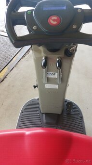 Podlahový mycí stroj Comac Innova 55 B - 7