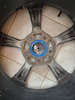 ALU kola s pneu r17 5x112 VW - 7