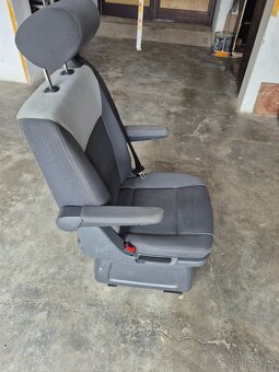 Otočné sedačky sedačka typ VW Multivan T5 - 7