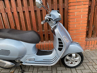 Vespa GTS 300 Hpe (2021) - 7