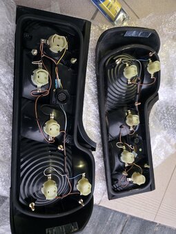 BMW E32 Zadní světla, čep, stěrače, těsnění - 7