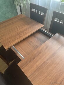 Jidelní stůl tmavý rustikální židle - 7