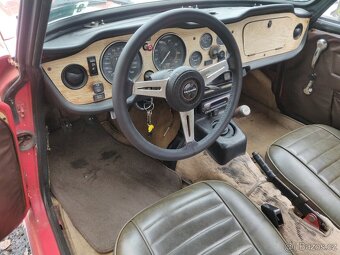 TRIUMPH TR6 1974 - 7