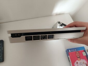 PS4 Slim White 500GB, originál ovladač + 3 hry / PlayStation - 7