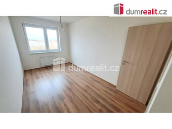 Světlý 2+kk s garáží, 50,8 m2 + 5,2 m2 balkon, 3.patro, OV, - 7