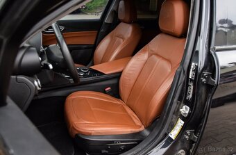 Alfa Romeo Giulia 2.0 Turbo 16V AT8-Q4 Estrema - 7