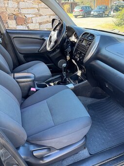 Toyota RAV4 2.0 D4-D 85kW 4x4 2004 1.majitel - 7