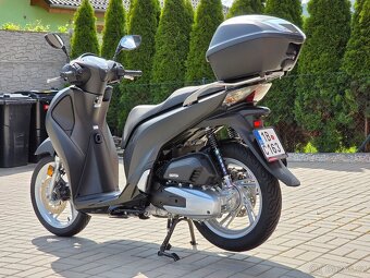 Honda SH 125i, kufr, původ ČR, servisní knížka - 7