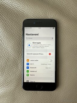 iPhone SE 2020 64Gb černý - 7