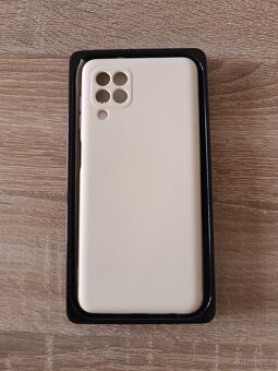 Kryt YIRSUR pro Samsung Galaxy M32 4G - 7