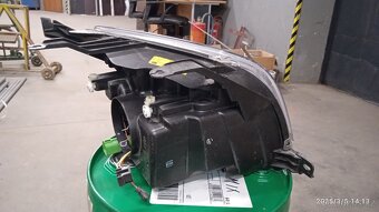 světlo Ford Fusion - 7