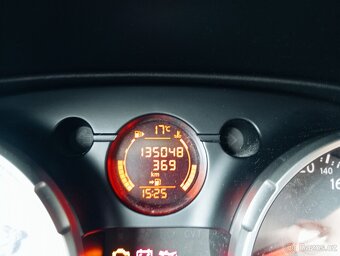 Nissan Qashqai 2,0 benzín 4x4 7 místné - 7