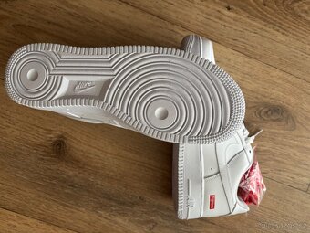Nike AF1 Supreme 44 - 7