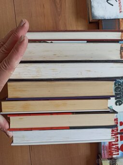 26 ks knih / romány/ a jiné - 7