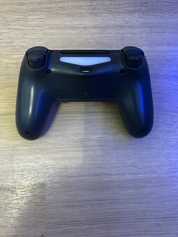 PS4 Pro - 7