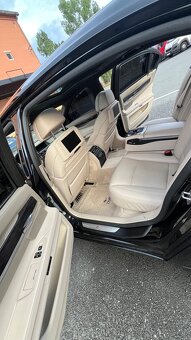 BMW 750Li - 7