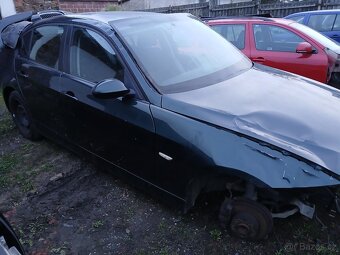 BMW E90 320i prodám dily - 7