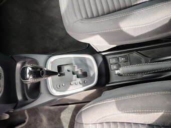 Toyota Yaris - hybrid hsd 1.5 - 7