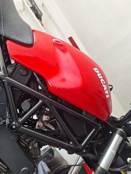 Ducati Monster 695 - 7