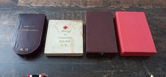 Medaile, vyznamenání, odznaky. - 7