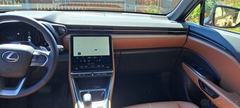 Lexus LBX - 7