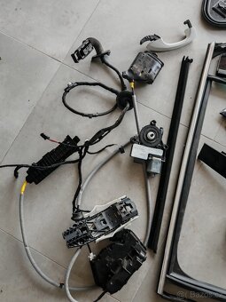 Škoda Kodiaq 565 - dveře náhradní díly, elektro, sklo - 7