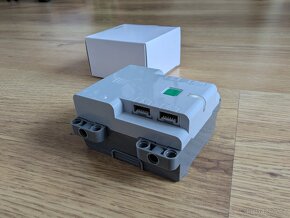 LEGO 88012 Powered UP TECHNIC hub - 7