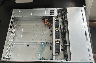 Supermicro case 2U Servery, - 7