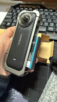 Ochranný kovový rámeček insta 360 X4 - 7
