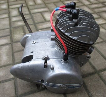 starý závodní motor jawa čz kývačka pérák 476 soutěžní scott - 7