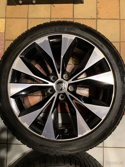 Alu kola Škoda R18 5X112 ZÁNOVNÍ ZIMNÍ PNEU 235/45 R18 8,5mm - 7