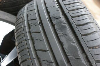 Bicolor tubine krasna alu kola origo Ford R17 a letni pneu - 7