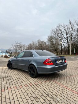 Mercedes Benz E320 - 7