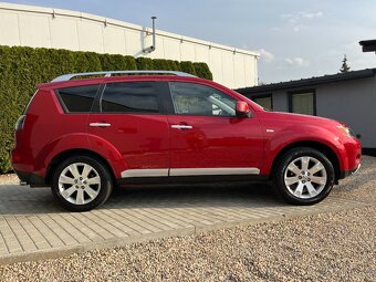 Mitsubishi Outlander 2.2 DI-D 4WD, 7 Míst - 7