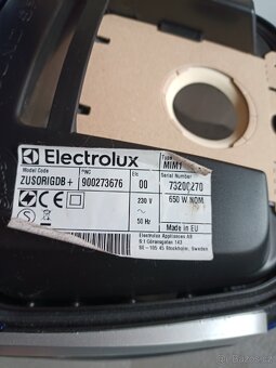 ELECTROLUX Ultrasilencer vysavač - 7