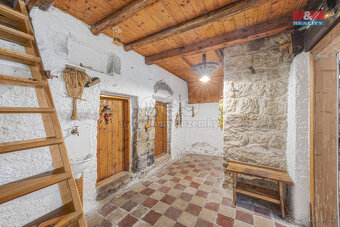 Prodej chalupy s garáží, 944 m², Machov - 7