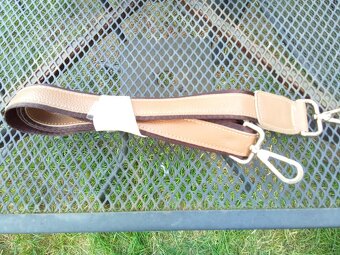 HNĚDÁ KOŽENÁ KABELKA S MOTIVEM HADA - 7