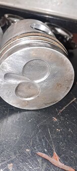 Prodám 4x píst motoru rs09 - 7