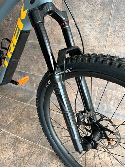 Trek Slash 9.8 XL carbon 2024 záruka - 7