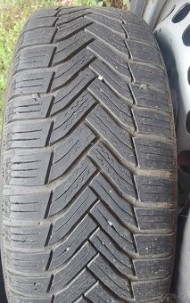 KOLA KOMPLET Z VW CADDY ZIMNI MICHELIN 195 65 15 - 7