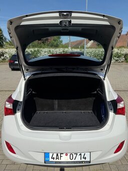 Hyundai i30 1.4 - 1.majitel, původ ČR, vyhřívaný volant - 7