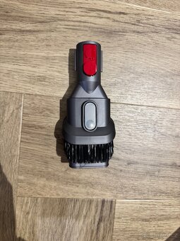Tyčový vysavač Dyson V15 Detect Absolute 2023 - záruka - 7