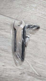 Thrustmaster TSSH + Thrustmaster Racing Clamp - 7