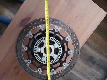Royal enfield 650, přední kotouč Brembo se středem kola - 7