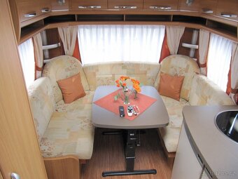 Prodám karavan Hobby 460 ufe,r.v.2009 + mover, satelit ,stan - 7