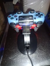 Prodám stojánek dokovací nabíjecí na 2 PS4 ovladače. - 7