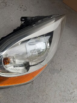 VOLVO XC 60- 2011 přední světla - 7